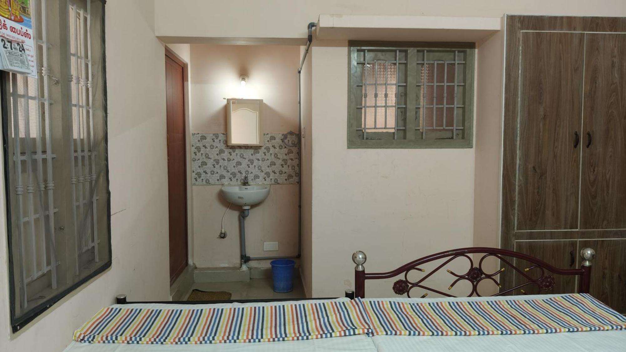 Dheeksha Homestay Tiruvannamalai Exterior photo